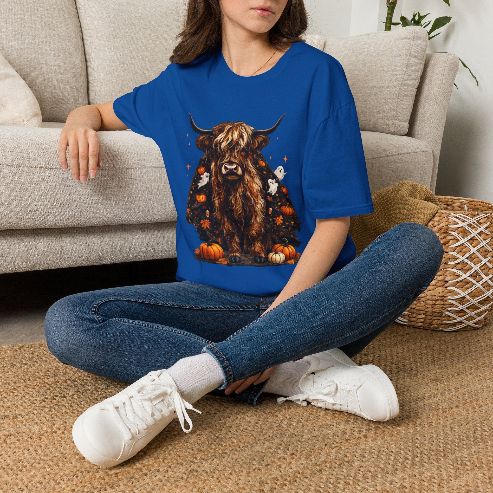 Highland Cow Pumpkin Tee — Autumn Scottish Cattle Graphic T-Shirt