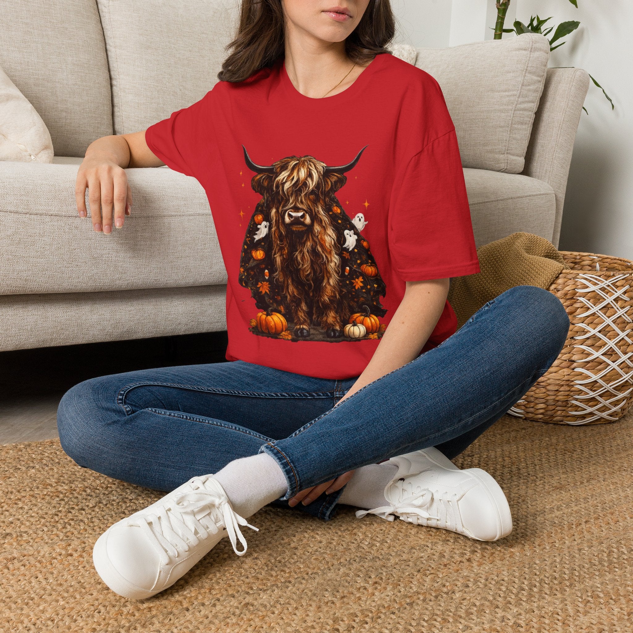 Highland Cow Pumpkin Tee — Autumn Scottish Cattle Graphic T-Shirt